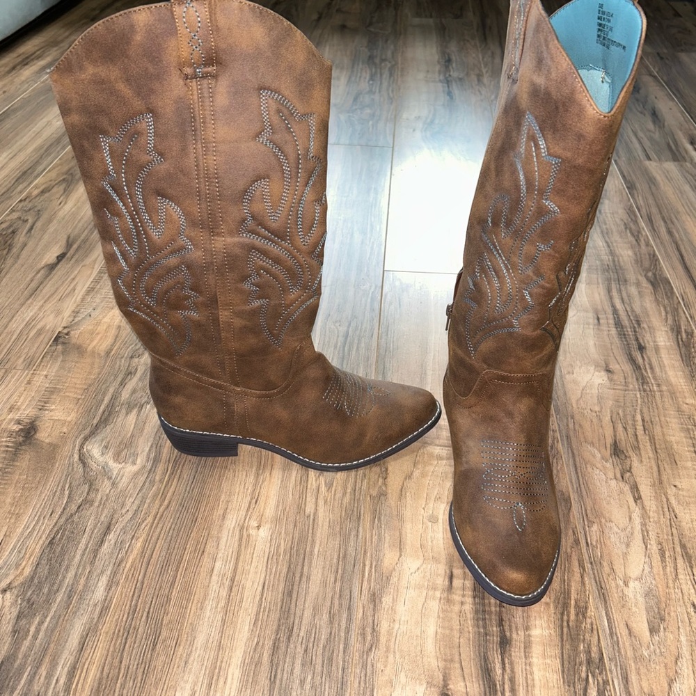 Just Fab Cowboy Boots